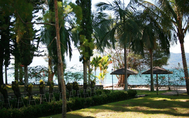 Pandu Lakeside Hotel Tuktuk