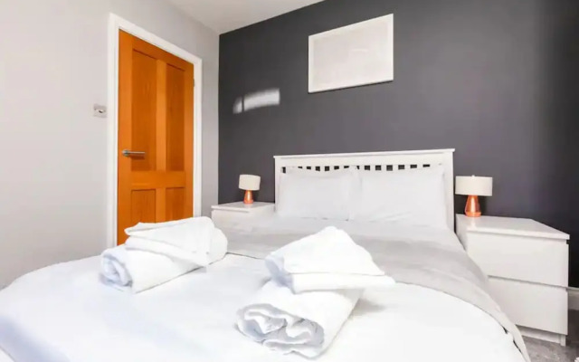 Modern and Stylish 2 Bedroom House in Brighton