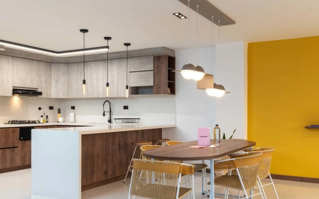 w Impressive 3BR With Balcony in Laureles