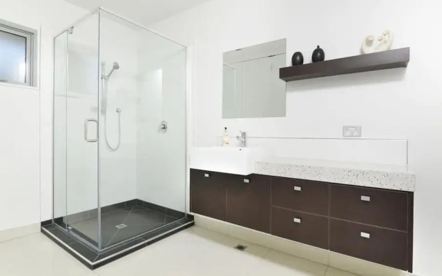 Luxury Waterfront Apartments Picton