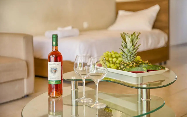 Alia suites & Alia beachfront suites and spa