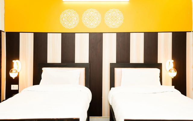 Fabhotel Tanvi Premium