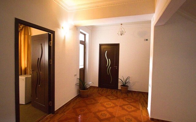 Hotel Noy