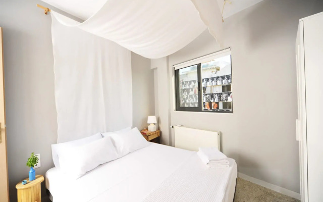 Live in Athens, Psyrri Central Apartments