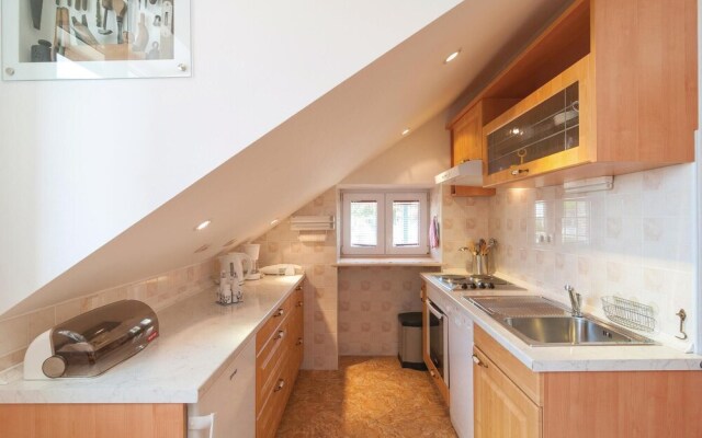 Nice Apartment in Bol With 2 Bedrooms and Wifi