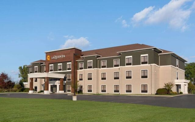 La Quinta Inn &amp; Suites by Wyndham Lackawanna