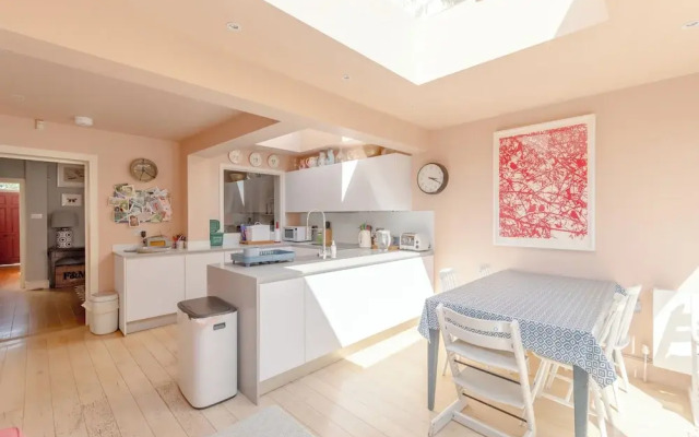 Beautiful Family-Friendly 3BD House - North Sheen