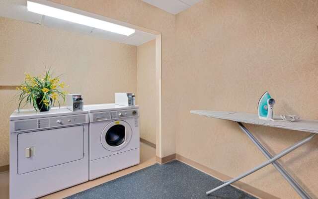 Days Inn by Wyndham International Falls