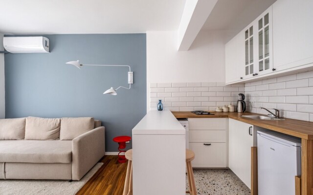 Sleek Studio Flat With Central Location in Kadikoy