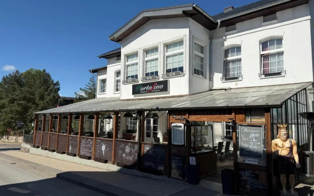 Restaurant & Pension "Zur Klause"