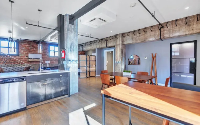 The Maverick, powered by Placemakr - River Walk