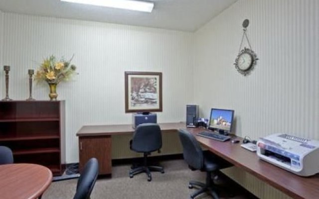 Stay Suites Of America - Dodge City