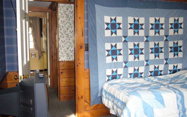 White Trellis Motel