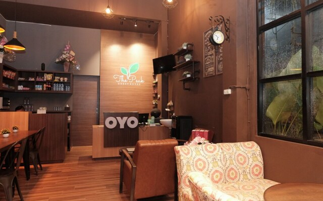 The Peak Guest House Syariah by Oyo Rooms