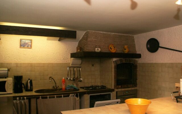 Charming Holiday Home in Draguignan with Swimming Pool