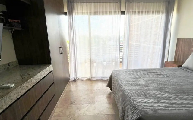 Luxurious Condo Studio 5 Minutes Beach