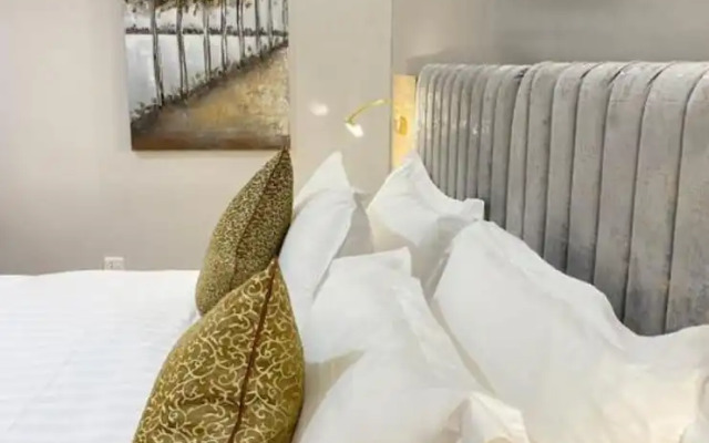 Desert Paradise Hotel