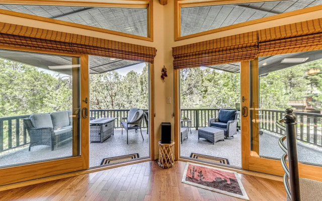 18 Mi to Ski Apache - Ruidoso Home Fit for Family!