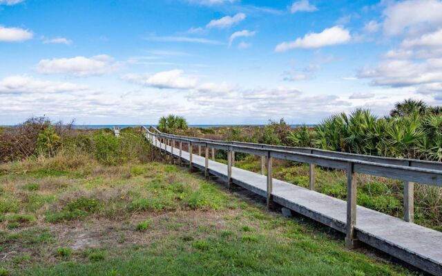 Barefoot Hideaway Family Beachfront Retreat