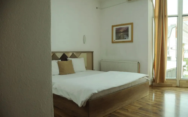 Golden Hotel Bnb