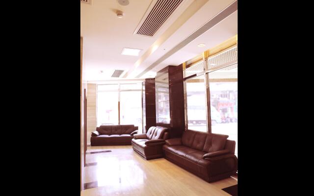 Grand Harbour Hotel