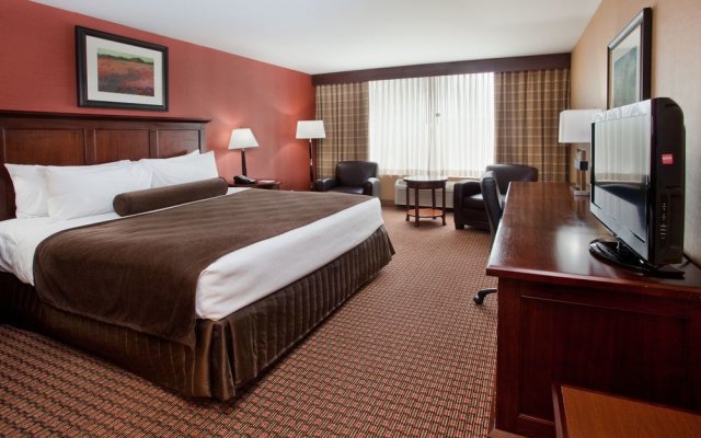 Crowne Plaza Cleveland S Independence