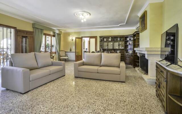 Villa - 4 Bedrooms with Pool and WiFi - 107481