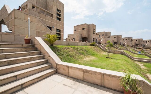 Capital O 15942 Anting Villa Hotel