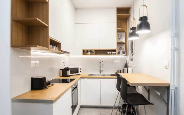 Brand new apt in Zografou