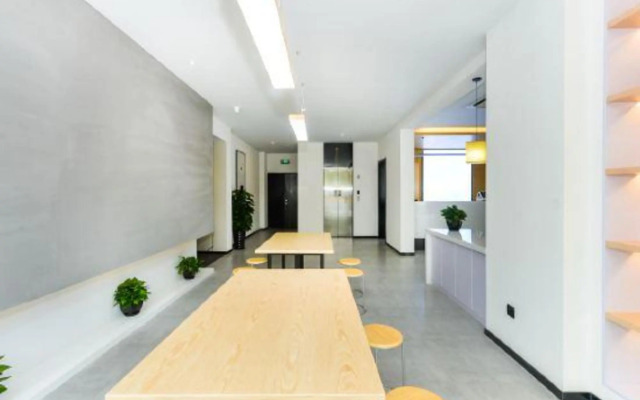 Changee Hotel (Shanghai Caolu Minlei Road Subway Station Shangchuan Road)