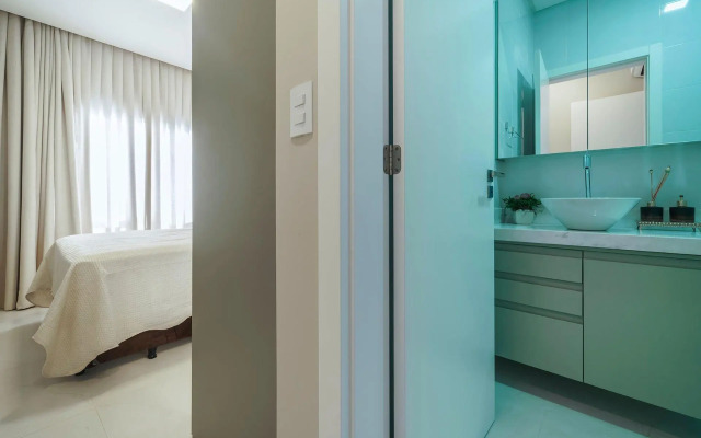 Apartamento 2 suítes com Piscina Centro Bombinhas