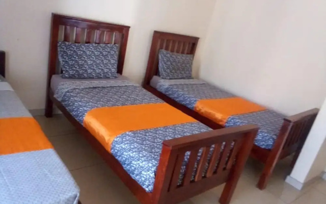 Manacomfy - 14bed House - 4 Baths - Victoria Falls