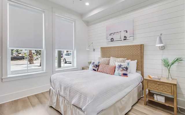 Retro Retreat TC 8102