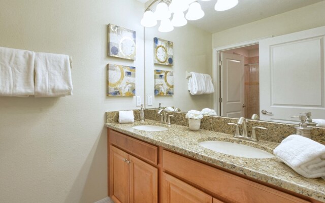 Storey Lake 4 Bedroom Townhome w Splashpool - 1618ST