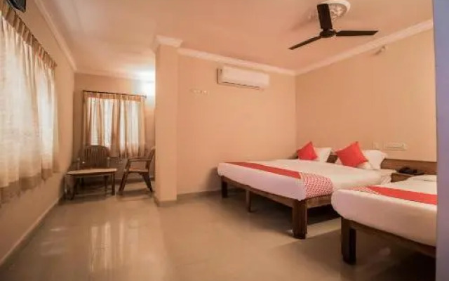 Sri Srinivasa Lodge by OYO Rooms