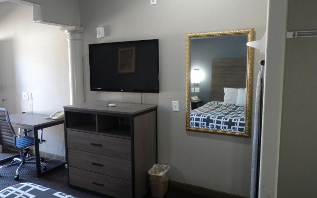 Regency Inn & Suites