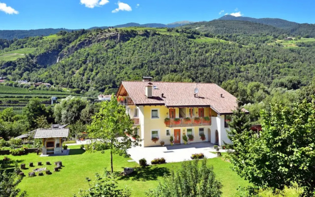 Pond View Modern Retreat