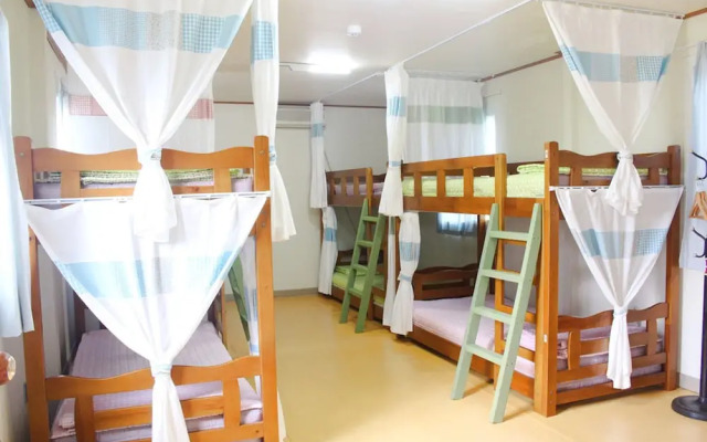 Oreum Guesthouse - Hostel