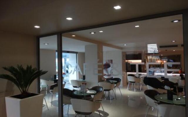 Wabi Hotel - Beauty & Dental Center