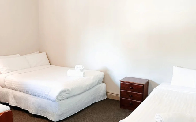 Central Hotel Stroud