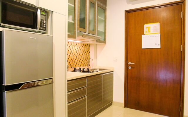 Deluxe and Modern Studio M Gold Tower Apartment