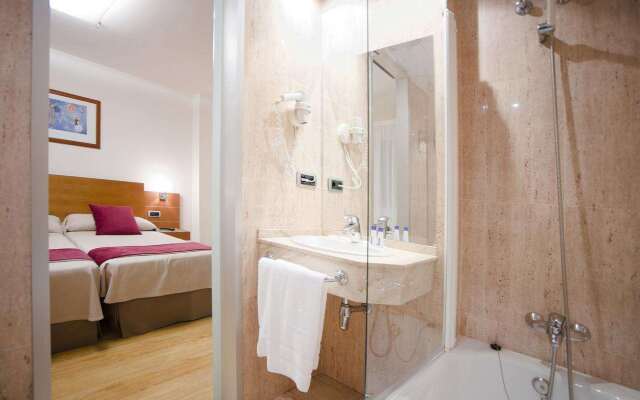 Duerming Longoria Plaza Hotel