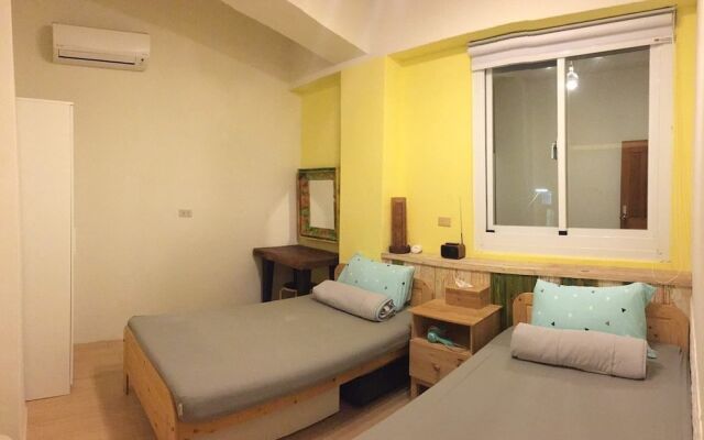 Back to Real Hostel