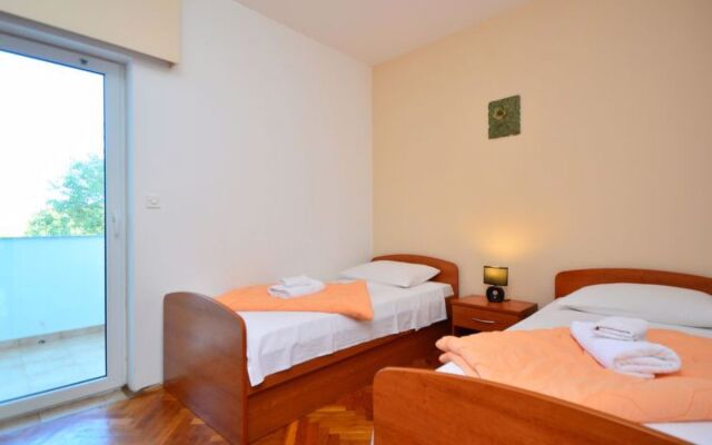 Apartment Rina Paros 41123