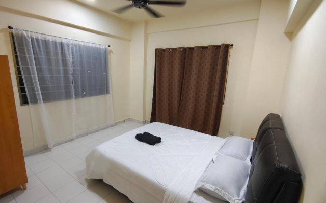 Adra Homestay, Danga Bay Apartment , JB town 3 rooms – Guest Rooms – Johor Bahru