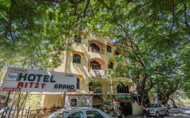 iROOMZ Hotel Ritzy Grand