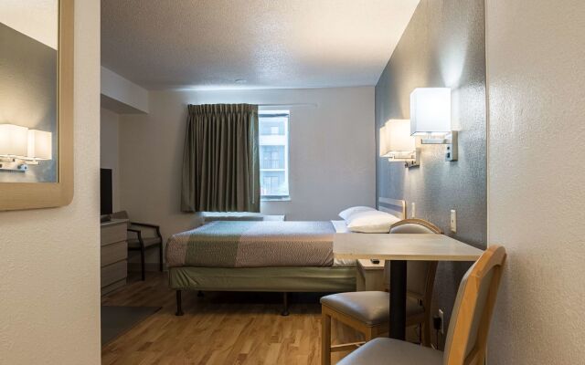 Studio 6 Miamisburg, OH - Dayton