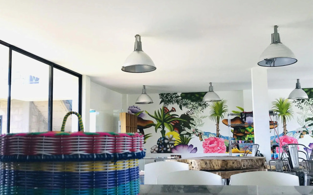 Cálido Cosmos Hotel