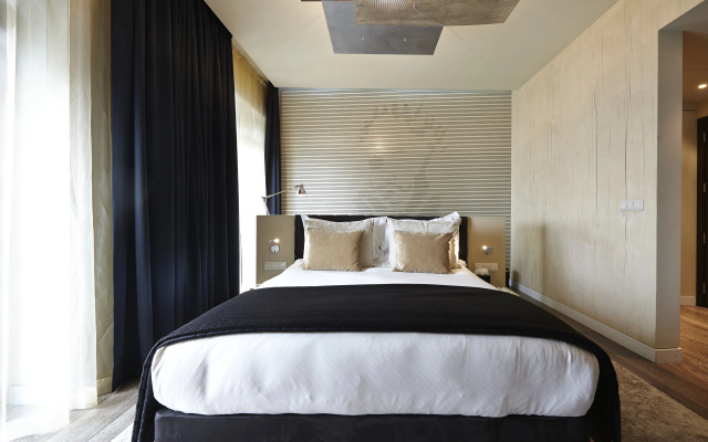 9Hotel Mercy - Image 5