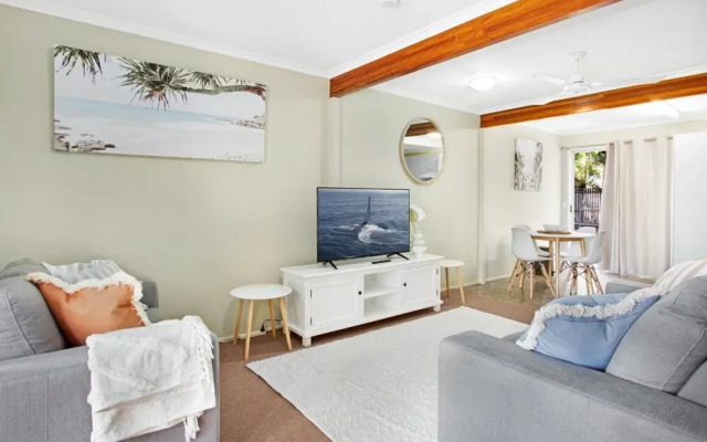 Relaxing Townhouse Steps From the Beach